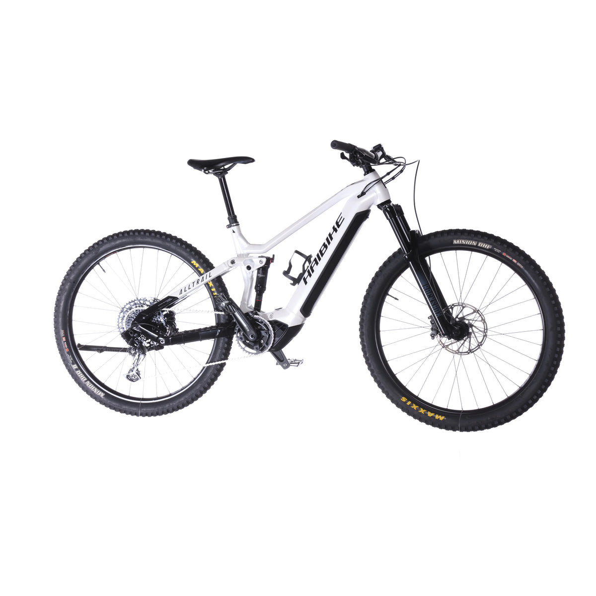 AllTrail 7 - Right view