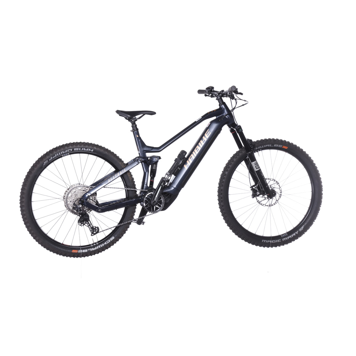 AllTrail 6 - Left view