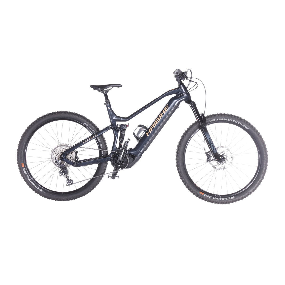 AllTrail 6 - Front view
