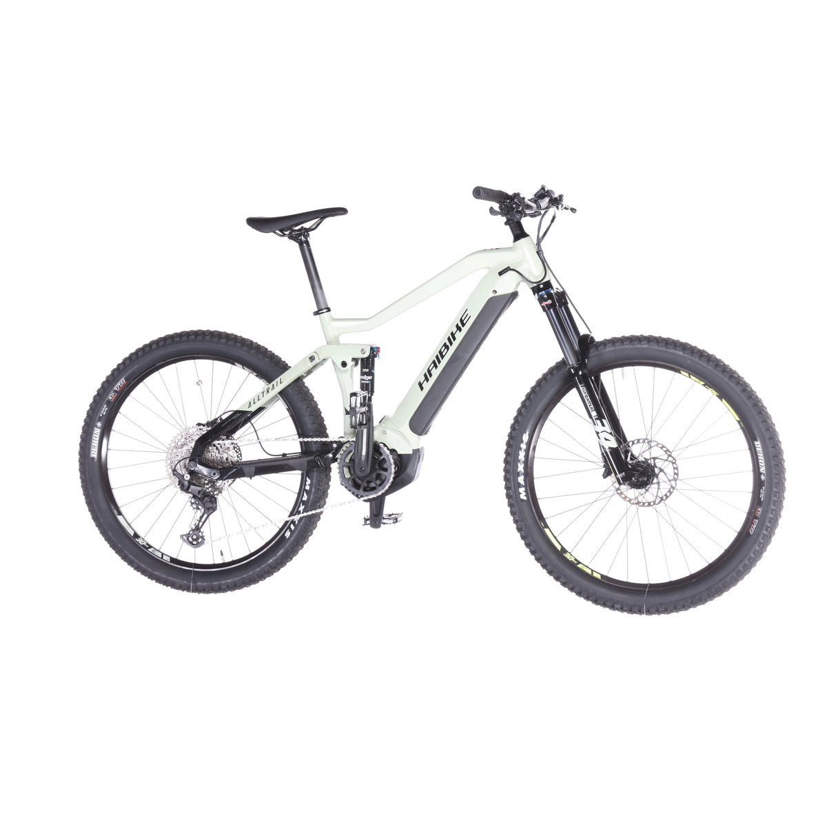 AllTrail 4 - Right view