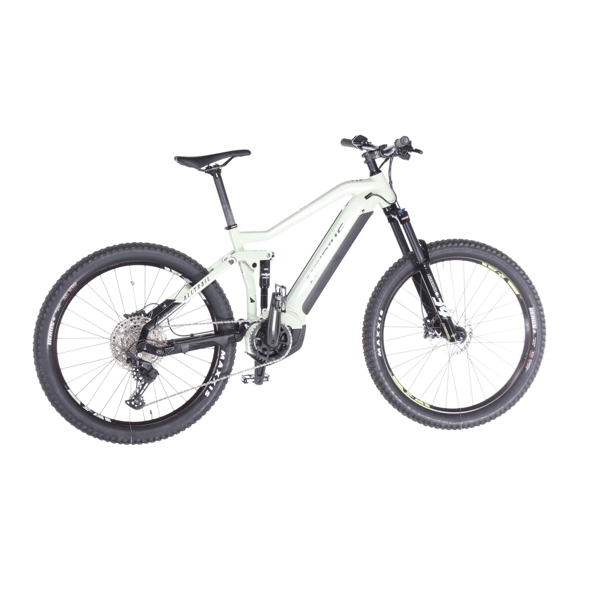 AllTrail 4 - Left view