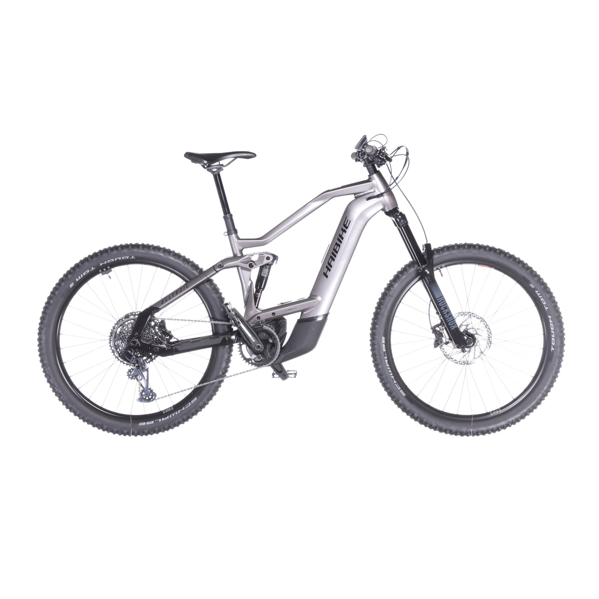 AllTrail 10 - Front view